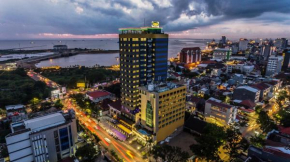  Arthama Hotels Makassar  Макассар